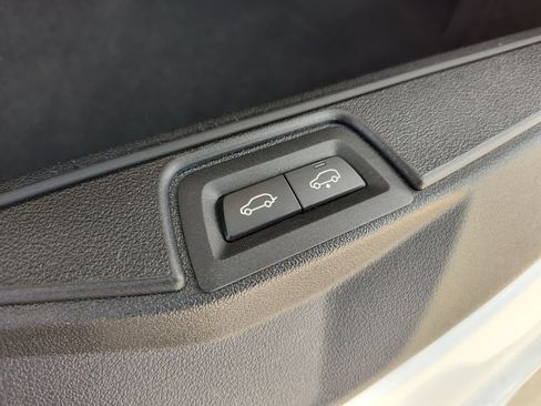 Used 2024 BMW X7 xDrive40i w/ Premium Package AWD/4WD image 11