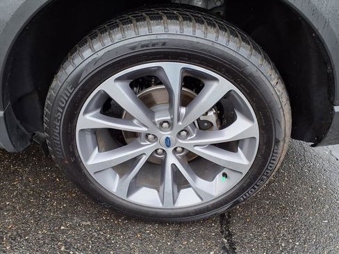 Used 2025 Ford Explorer Platinum w/ Ultimate Package image 11