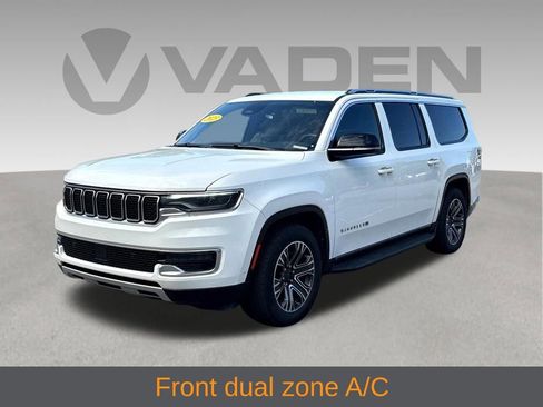 Used 2023 Jeep Wagoneer L Series II AWD/4WD image 3