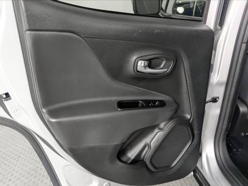 Used 2020 Jeep Renegade Limited AWD/4WD image 16