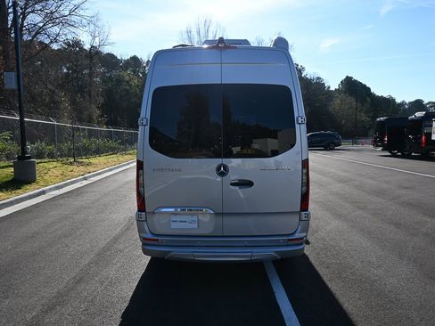 Used 2021 Mercedes-Benz Sprinter 2500 image 32