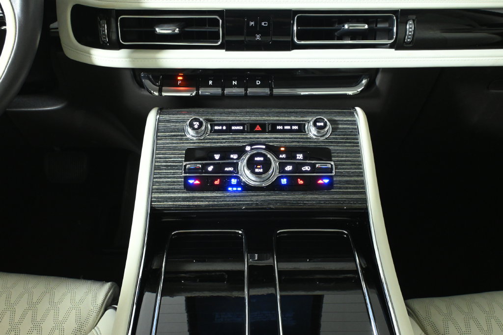 Used 2024 Lincoln Aviator Black Label AWD/4WD image 21