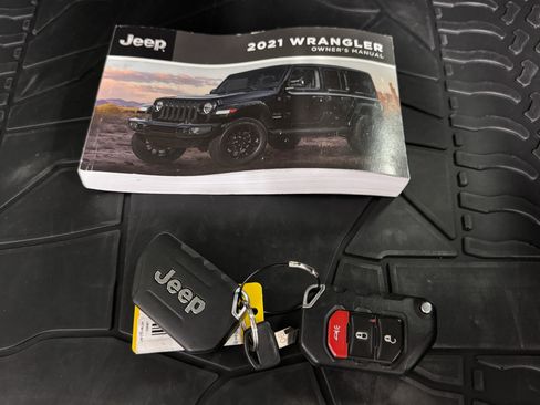 Used 2021 Jeep Wrangler Unlimited Rubicon image 39