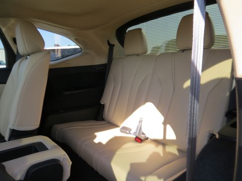 Used 2026 Acura MDX FWD w/ Technology Package image 11