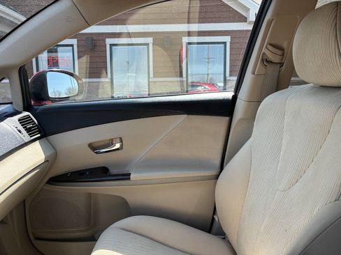 Used 2010 Toyota Venza image 16