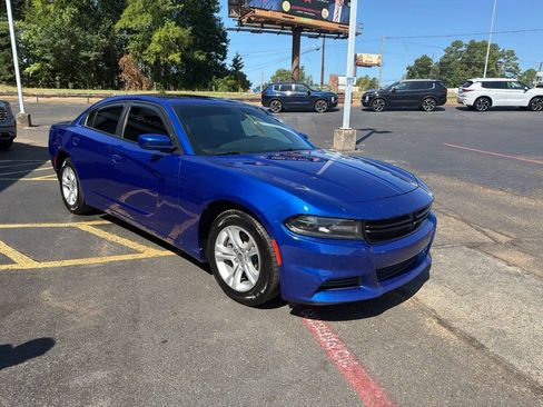 Used 2021 Dodge Charger SXT w/ Leather Interior Group RWD image 6