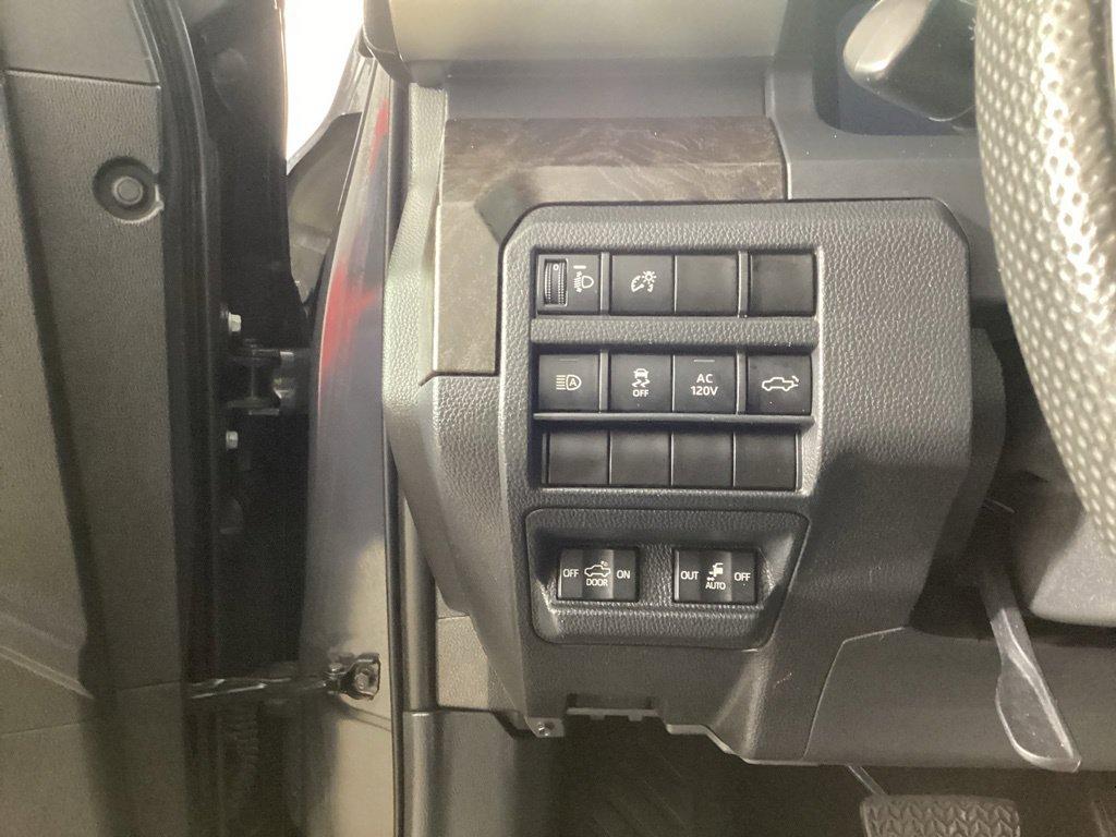 Used 2024 Toyota Tacoma Limited w/ Limited Package (LT) AWD/4WD image 14