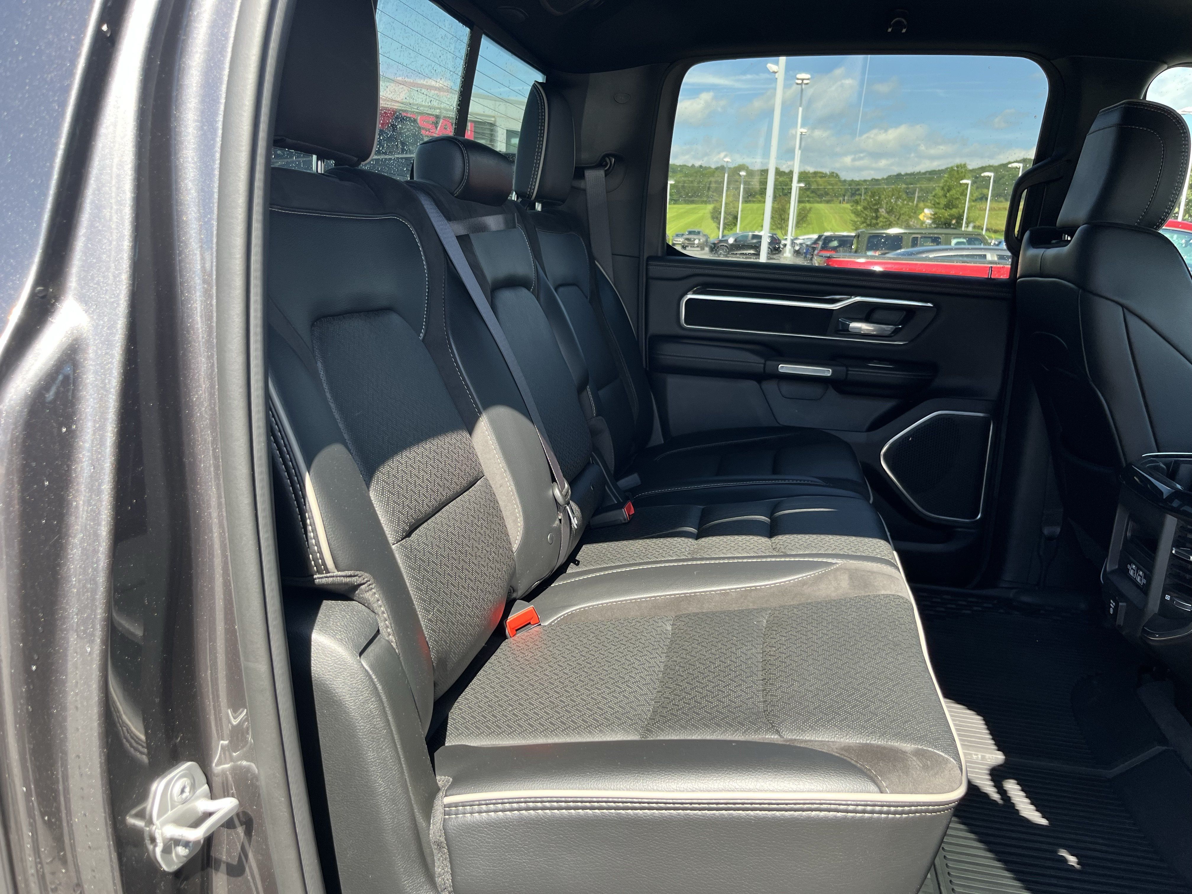 Used 2021 RAM 1500 Laramie w/ Sport Appearance Package AWD/4WD image 4