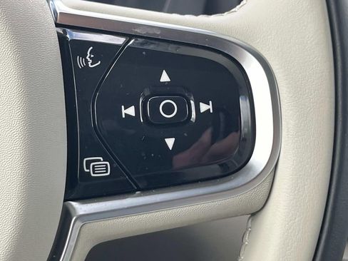 Used 2025 Volvo XC60 T8 Plus w/ Protection Package Premier image 31