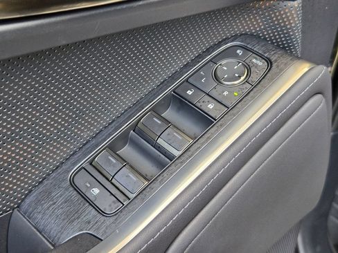 Used 2025 Lexus GX 550 w/ Accessory Package (2T) AWD/4WD image 12