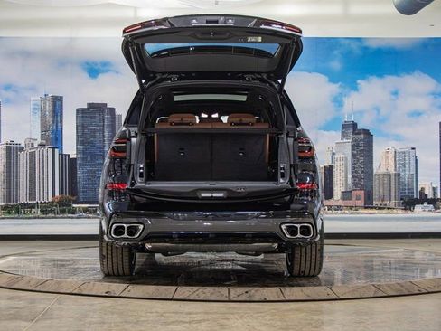 Used 2026 BMW X7 M60i image 12