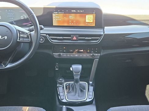 Used 2025 Kia Seltos S FWD image 27