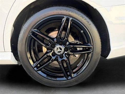 Used 2018 Mercedes-Benz E 300 4MATIC image 8