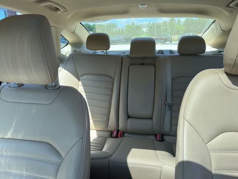 Used 2014 Ford Fusion SE w/ Equipment Group 202A FWD image 19
