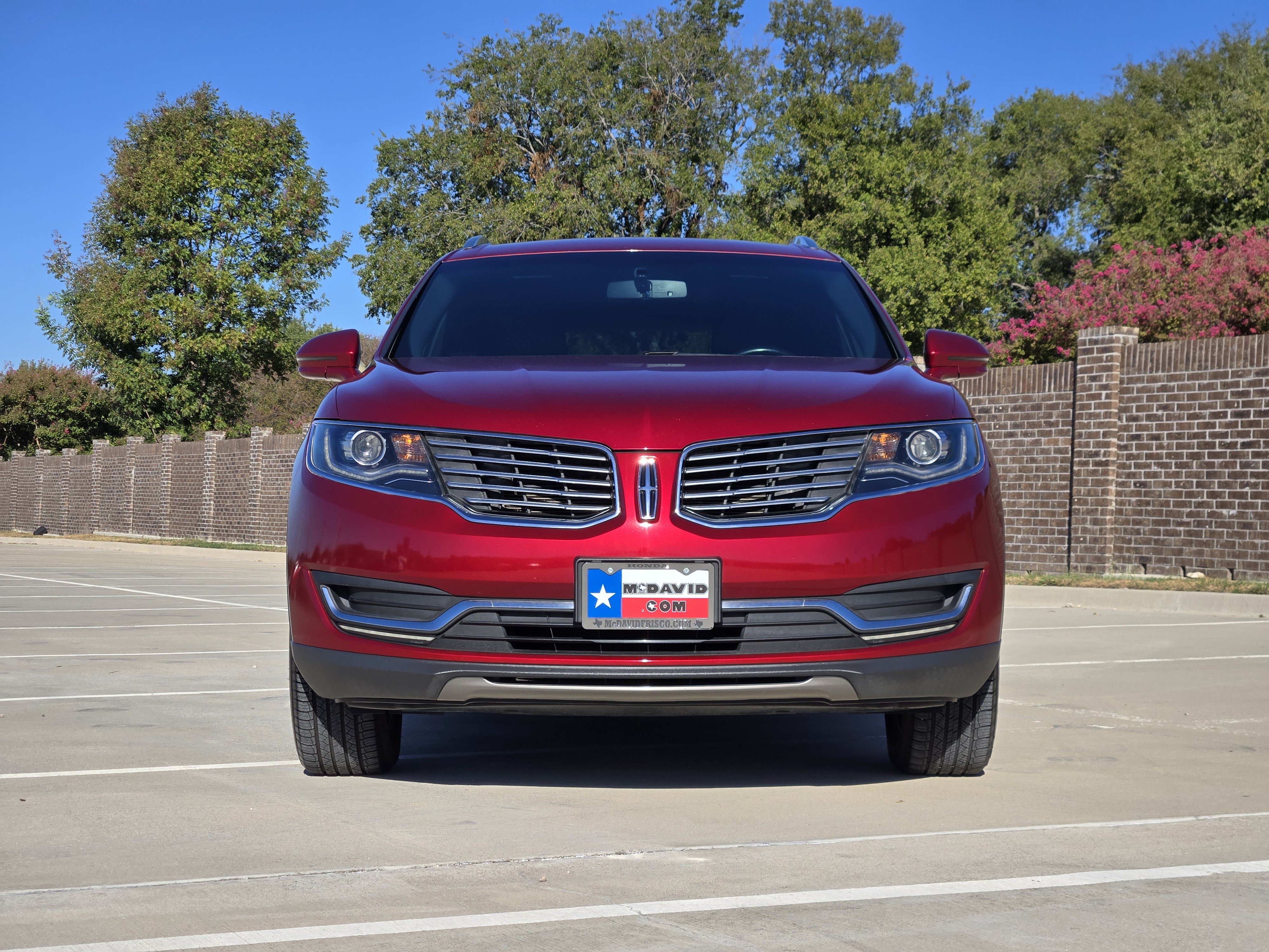 Used 2018 Lincoln MKX Select w/ Select Plus Package FWD image 2