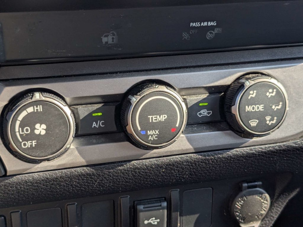 Used 2022 Toyota Tacoma SR RWD image 34