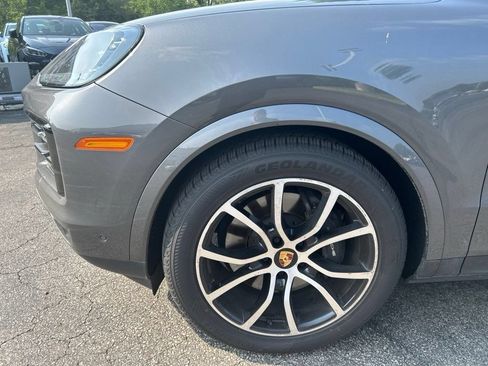 Used 2024 Porsche Cayenne Coupe AWD/4WD image 3
