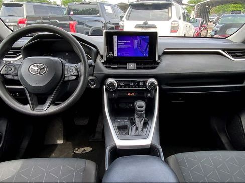 Used 2025 Toyota RAV4 XLE image 15