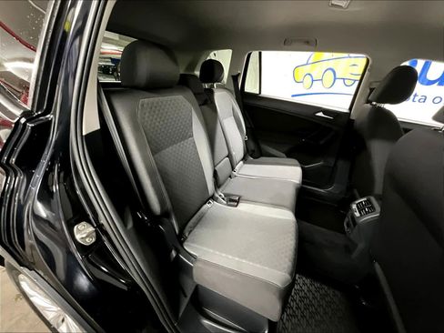 Used 2020 Volkswagen Tiguan S image 16