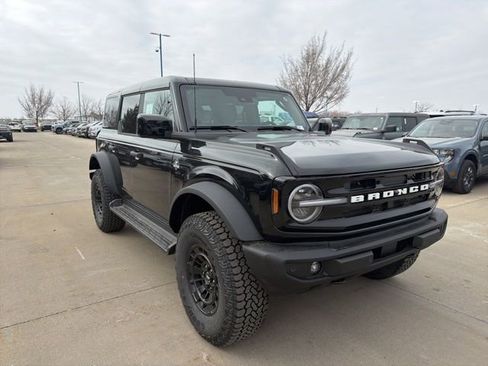 New 2026 Ford Bronco Outer Banks image 2