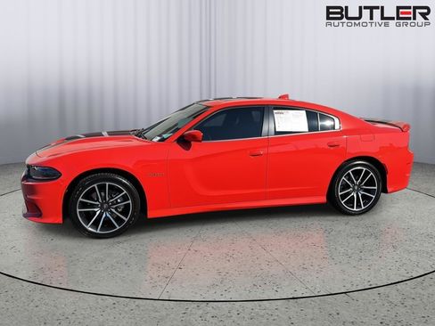 Used 2022 Dodge Charger R/T w/ Plus Group RWD image 3