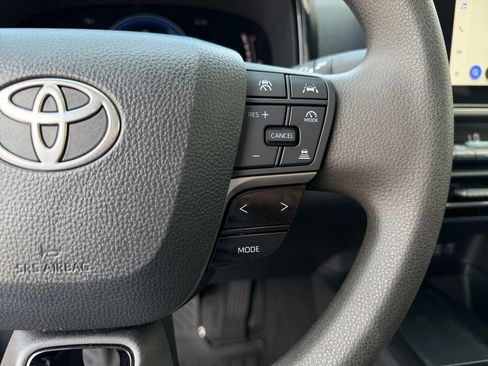 Used 2025 Toyota Camry LE image 20