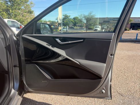 Used 2023 Kia Niro SX Touring FWD image 22