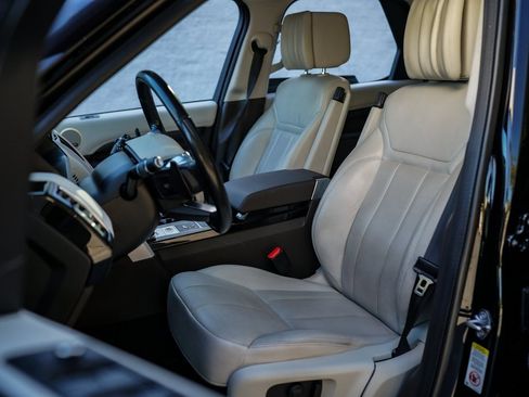 Used 2019 Land Rover Discovery HSE image 23