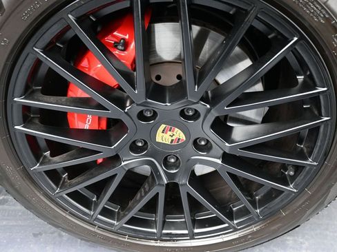 Used 2022 Porsche Cayenne GTS image 52
