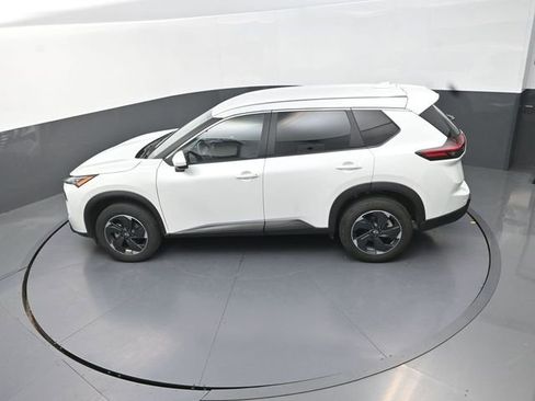 Used 2024 Nissan Rogue SV AWD/4WD image 28