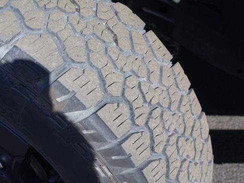 Used 2022 Ford Bronco Black Diamond image 12