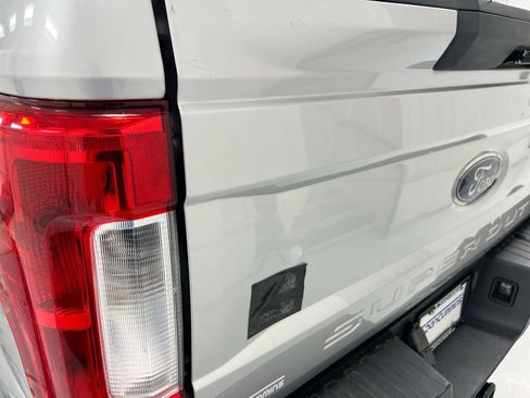 Used 2017 Ford F250 XLT AWD/4WD image 31