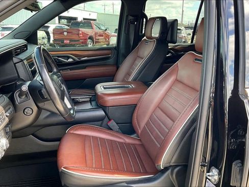 Used 2023 GMC Yukon Denali Ultimate AWD/4WD image 18