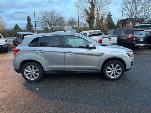 Used 2015 Mitsubishi Outlander Sport ES image 6