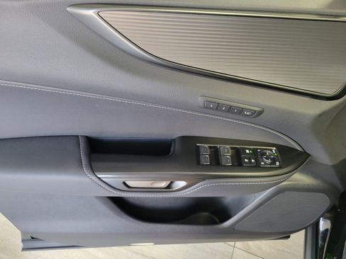 Used 2025 Lexus NX 450h+ F Sport w/ Towing Package (2000 Lbs) image 18