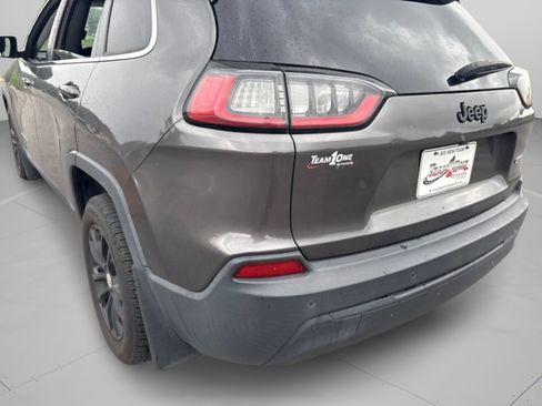Used 2019 Jeep Cherokee Latitude Plus FWD image 28