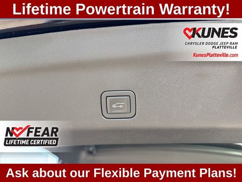 Used 2025 GMC Yukon XL Denali AWD/4WD image 44