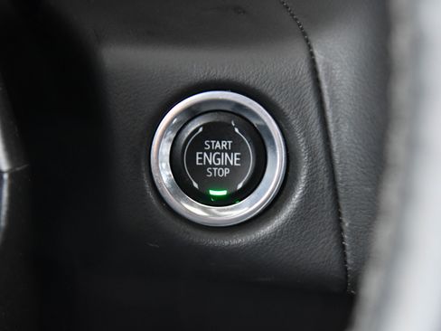 Used 2023 Chevrolet Suburban Premier image 31