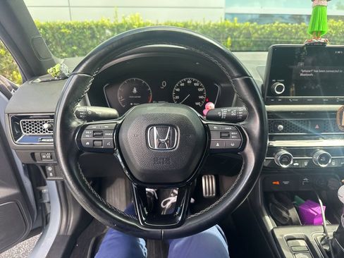 Used 2023 Honda Civic Sport image 8