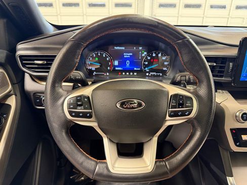 Used 2022 Ford Explorer Timberline w/ Timberline Technology Package AWD/4WD image 15