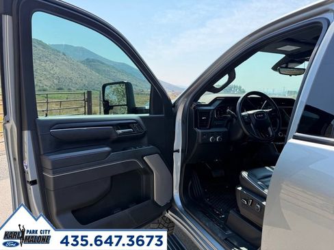 Used 2024 GMC Sierra 2500 AT4X AWD/4WD image 13