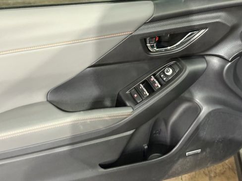 Used 2024 Subaru Crosstrek 2.5i Limited w/ Crosstrek Mirror Package image 11