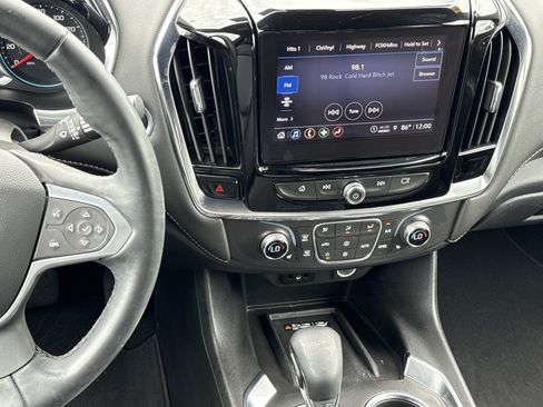 Used 2023 Chevrolet Traverse LT AWD/4WD image 28