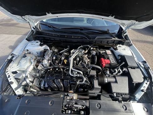 Used 2025 Nissan Altima 2.5 SV image 31