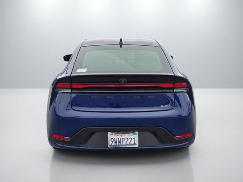 Used 2025 Toyota Prius LE FWD image 5