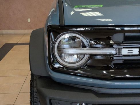 New 2025 Ford Bronco Outer Banks w/ Sasquatch Package AWD/4WD image 9