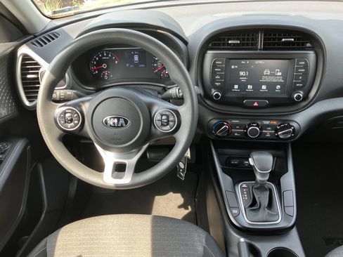 Used 2021 Kia Soul S FWD image 19