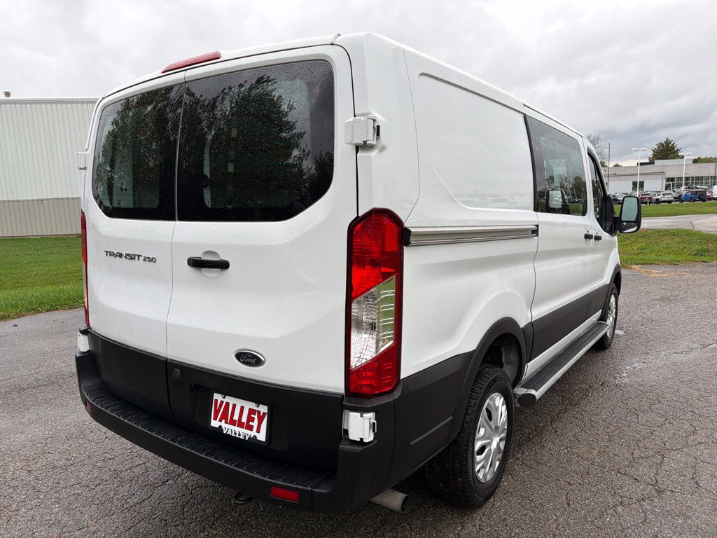 Used 2025 Ford Transit 250 Low Roof w/ Exterior Upgrade Package RWD image 5