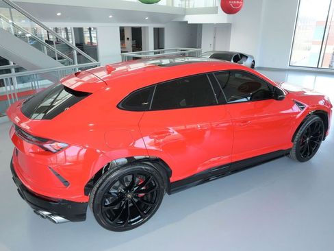 Used 2020 Lamborghini Urus AWD/4WD image 40
