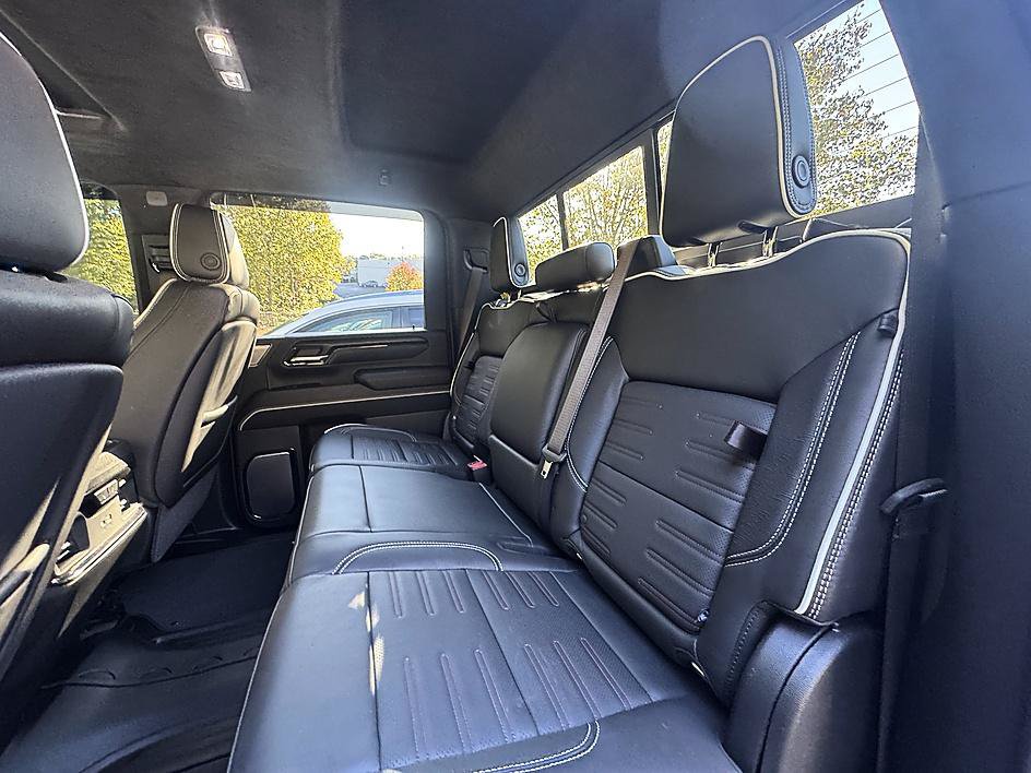Used 2025 GMC Sierra 2500 AT4X AWD/4WD image 10